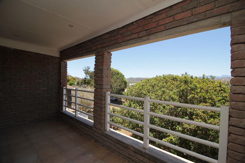 4 Bedroom Property for Sale in Hartenbos Heuwels Western Cape